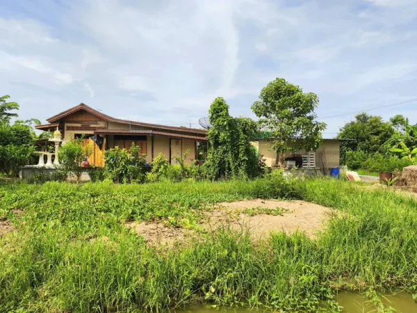 บ้านพร้อมที่ดิน จ.สุพรรณบุรี พื้นที่ใช้สอยตัวบ้าน 81 ตารางเมตร