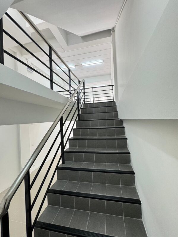 ขาย อาคารพาณิชย์3.5ชั้น17ตร.ว. 2คูหาติดกัน,แบ่งขายได้ในโครงการทิวลิป สแควร์ ติดถ.เพชรเกษม เหมาะกับทำร้านค้า ร้านซักรีด สอนพิเศษและพักอาศัย