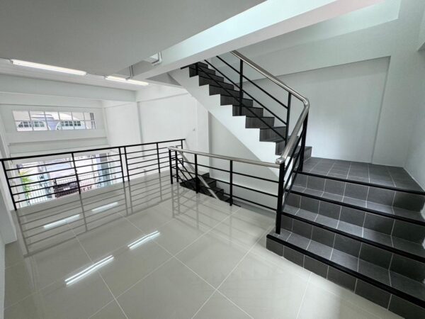 ขาย อาคารพาณิชย์3.5ชั้น17ตร.ว. 2คูหาติดกัน,แบ่งขายได้ในโครงการทิวลิป สแควร์ ติดถ.เพชรเกษม เหมาะกับทำร้านค้า ร้านซักรีด สอนพิเศษและพักอาศัย