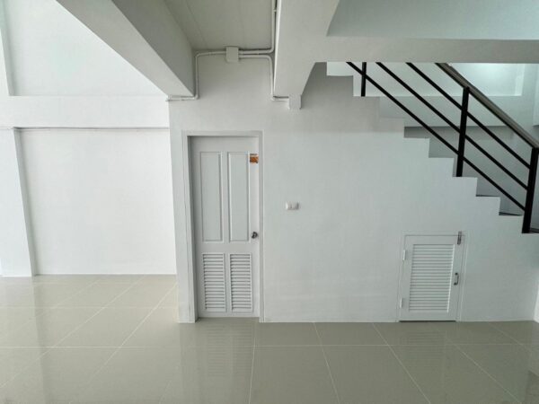 ขาย อาคารพาณิชย์3.5ชั้น17ตร.ว. 2คูหาติดกัน,แบ่งขายได้ในโครงการทิวลิป สแควร์ ติดถ.เพชรเกษม เหมาะกับทำร้านค้า ร้านซักรีด สอนพิเศษและพักอาศัย