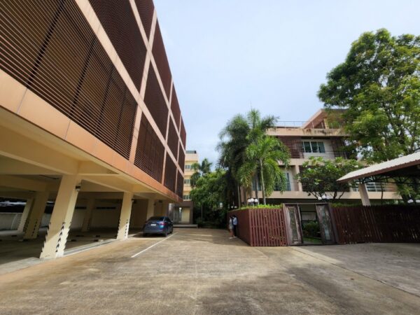 ขายอาคารสำนักงาน พร้อมบ้านเดี่ยวสุดหรู (เนื้อที่ 562 ตร.ว.) สุขุมวิท 101 กรุงเทพมหานคร