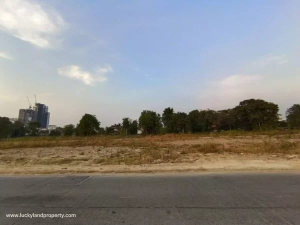 ขายที่ดินถมแล้ว ติดถนน 3 ด้าน ซอยสุขุมวิทพัทยา 34 ต.หนองปรือ อ.บางละมุง จ. ชลบุรี