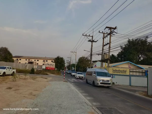 ขายที่ดินถมแล้ว ติดถนน 3 ด้าน ซอยสุขุมวิทพัทยา 34 ต.หนองปรือ อ.บางละมุง จ. ชลบุรี