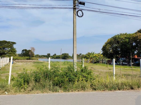 ขายที่ดินติดถนน เนื้อที่ 975 ตร.ว. (2ไร่ครึ่ง) อ.บางไทร จ.อยุธยา